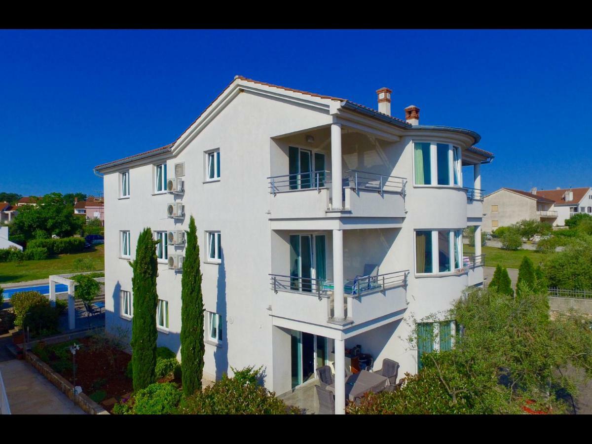 מאלינסקה Apartments Kovacic מראה חיצוני תמונה